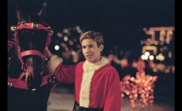 サンタに化けたヒッチハイカーは、なぜ家をめざすのか?