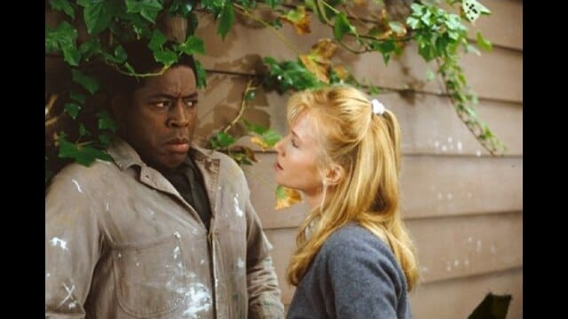 ゆりかごを揺らす手