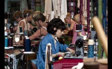 ファクトリー・ウーマン